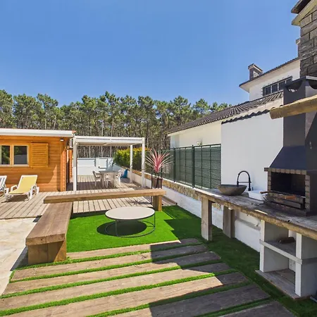 Nyaraló Wooden Ac W/ Pool & Garden - Caparica | By Airnest