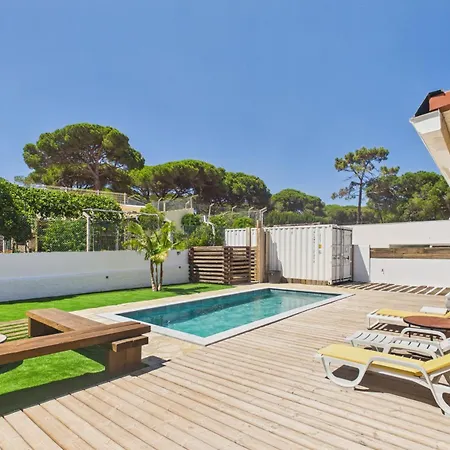 Wooden Ac W/ Pool & Garden - Caparica | By Airnest