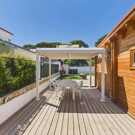 Wooden Ac W/ Pool & Garden - Caparica | By Airnest Nyaraló