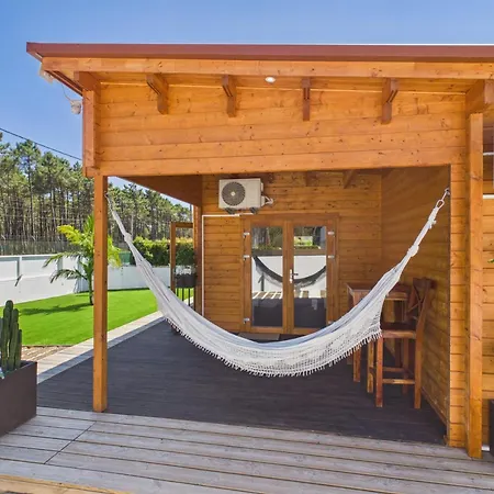 Дом отдыха Wooden Ac W/ Pool & Garden - Caparica | By Airnest