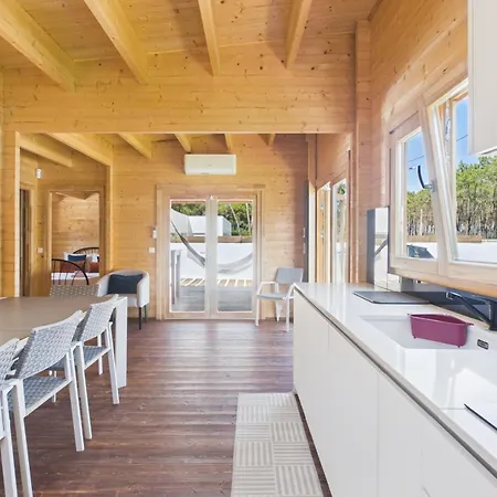Nyaraló Wooden Ac W/ Pool & Garden - Caparica | By Airnest Charneca